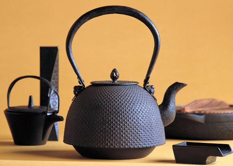 18. Iwachu Tekkikan: Traditional Nambu Tekki Ironware