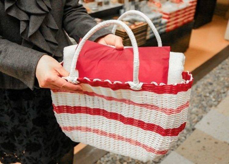 ▲ The basket contains a bath towel and face towel. This means that you do not need to bring anything with you to enjoy the Night Day-trip Course!