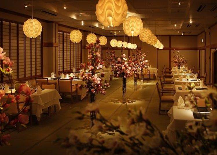 ▲ Savor imaginative kaiseki dishes made using local ingredients in the restaurant adorned with flowers! (Photo provided by Hanaakari no Yado Tsuki no Ike)