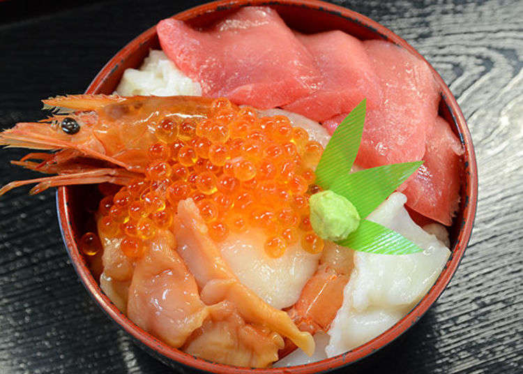 Seafood Bowls and More at the Shiogama Seafood Wholesale Market!