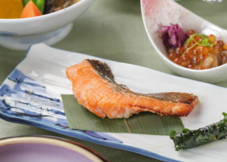 ▲ Grilled and salted Hakkai salmon