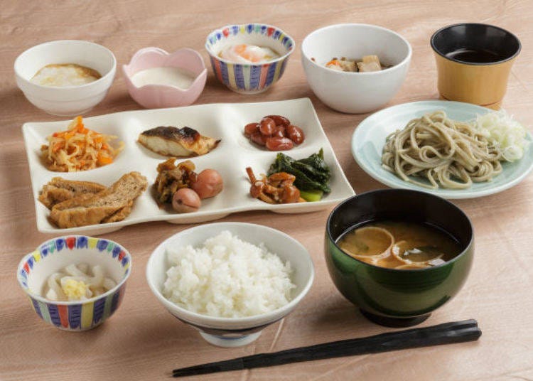 ▲ A Japanese-style set featuring white rice (photo is an example. The dishes are changed every