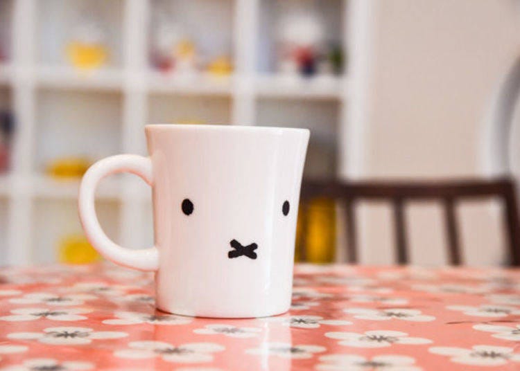 ▲ This simple limited-edition mug cup can be used for any occasion (1,200 yen including tax)