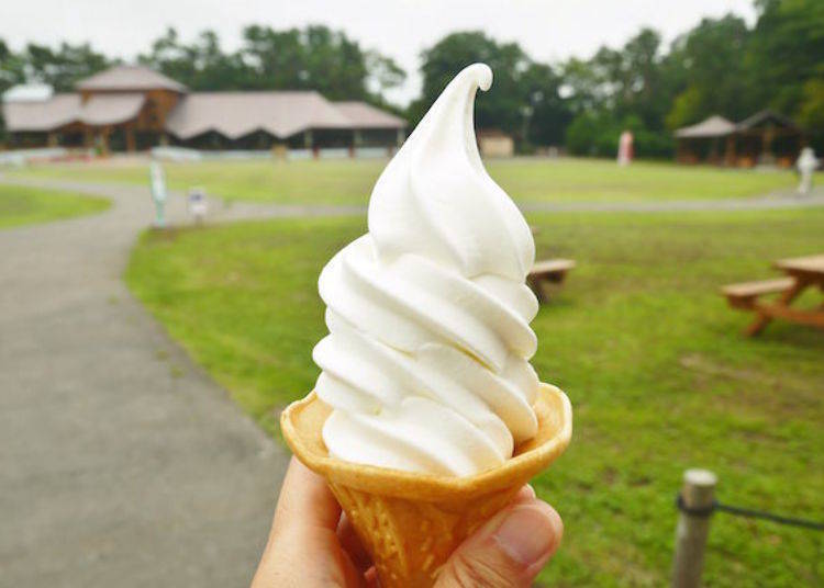 ▲The fresh Soft Ice Cream (380 yen tax included)