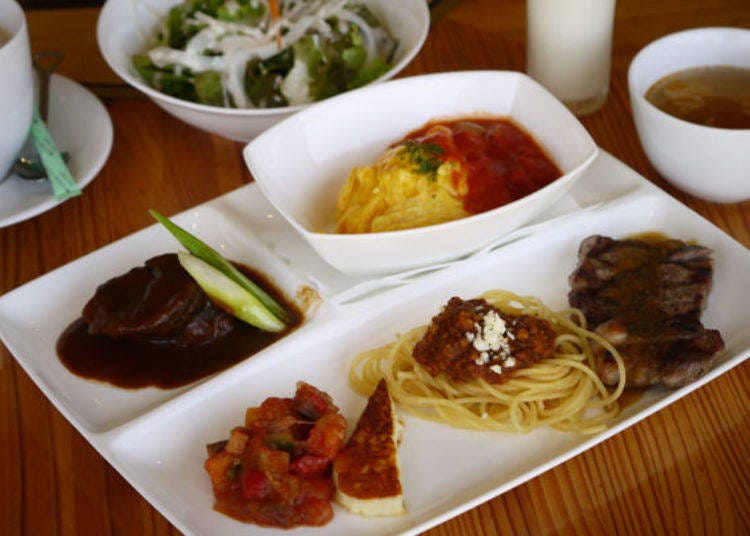 ▲ตอนที่เราไป Earth's Bounty Lunch มี 9 รายการ ได้แก่ Farm Fresh Omelet Rice ขนาดมินิ เนื้อย่างและโบโลเนสพาสต้า Grilled Halloumi Cheese และอื่น ๆ อีกมาก