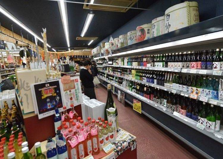 ▲Not only do they have sake from Aomori Prefecture but they also have a nice selection of sake from other Tohoku region prefectures.