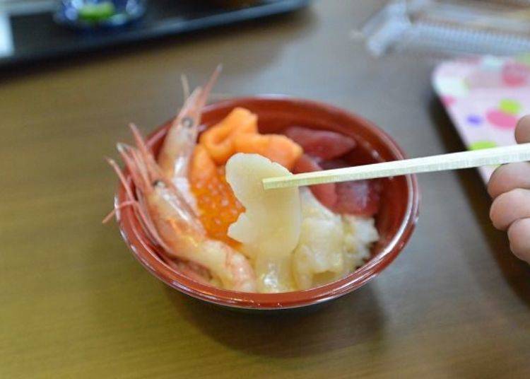 ▲まずは大ぶりのホタテから。あまりの美味しさに、あっという間に完食してしまいました。