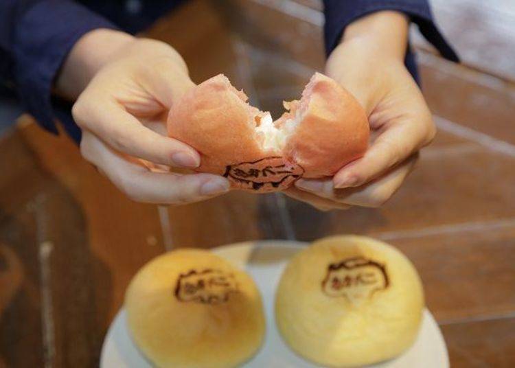 빵 안에 들어 있는 밀크 크림은 ‘베코’를 이미지화 한 것.