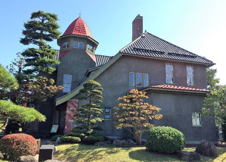 3. Fujita Memorial Garden’s Taisho Romantic Tea Room (Hirosaki City)