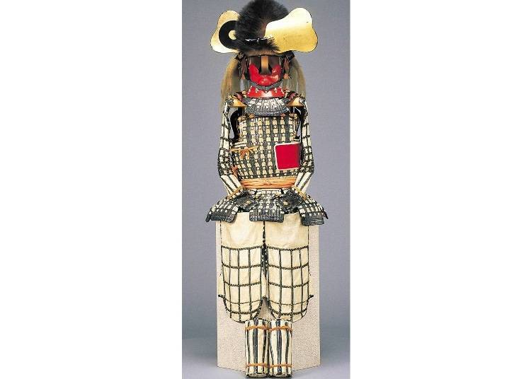 중요문화재 도요토미 히데요시가 착용하고 다테 마사무네에게 하사한 은이예찰백사위동환구족 (센다이시박물관 소장)