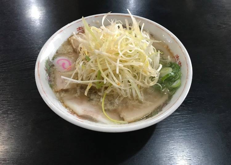 1）Kitakata Ramen Ippei: Unique Seabura Chacha-kei Ramen