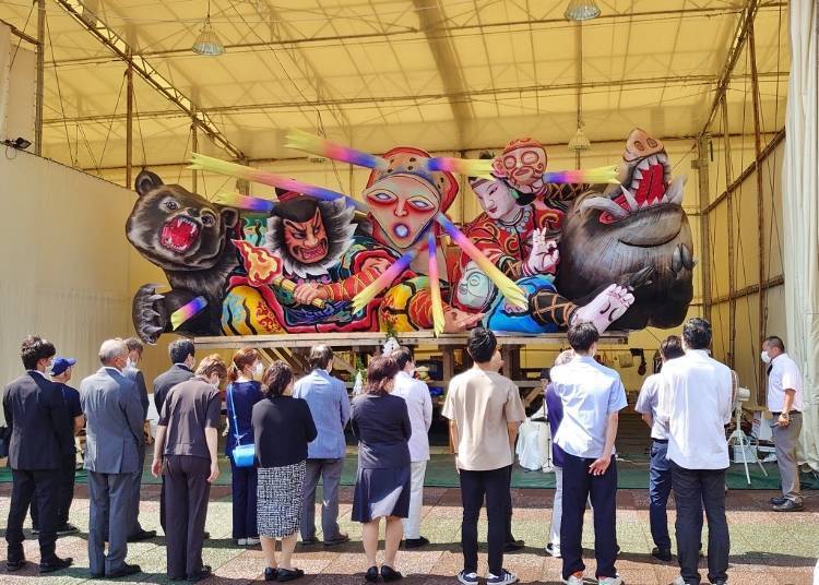 青森山田高中刚刚完成的睡魔花车新作。