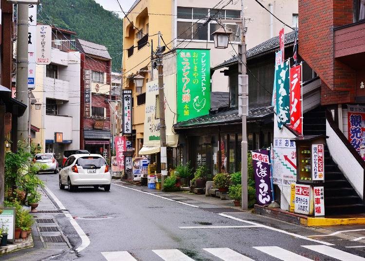 What kind of place is Naruko Onsen?