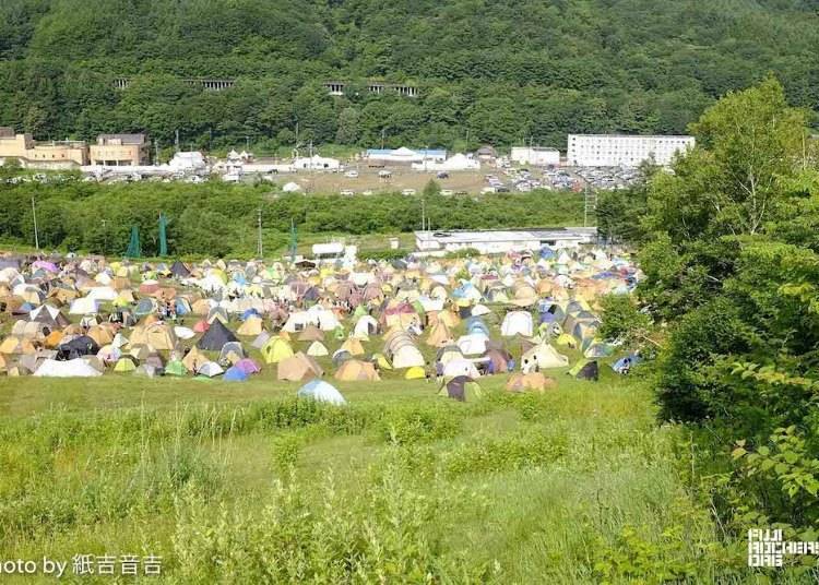 Camping grounds. Image courtesy of Fuji Rockers.org