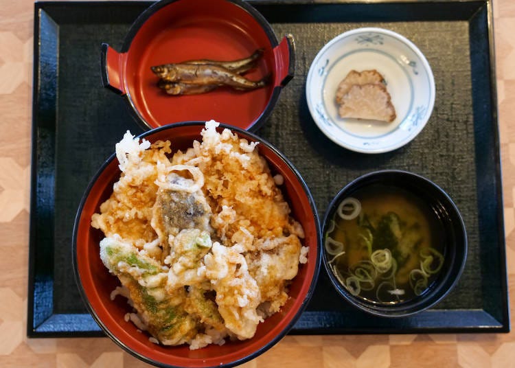 Nijimasu Tempura Meal Set (1,650 yen, tax not included)