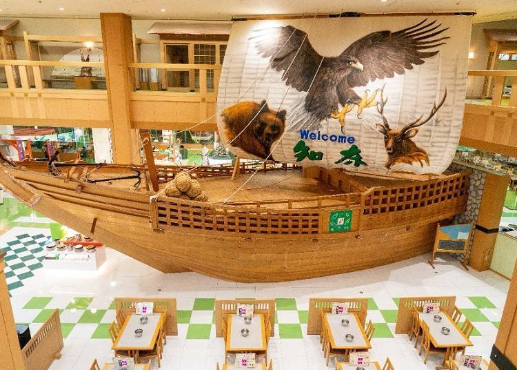 The large boat in the dining hall is a popular photo spot!