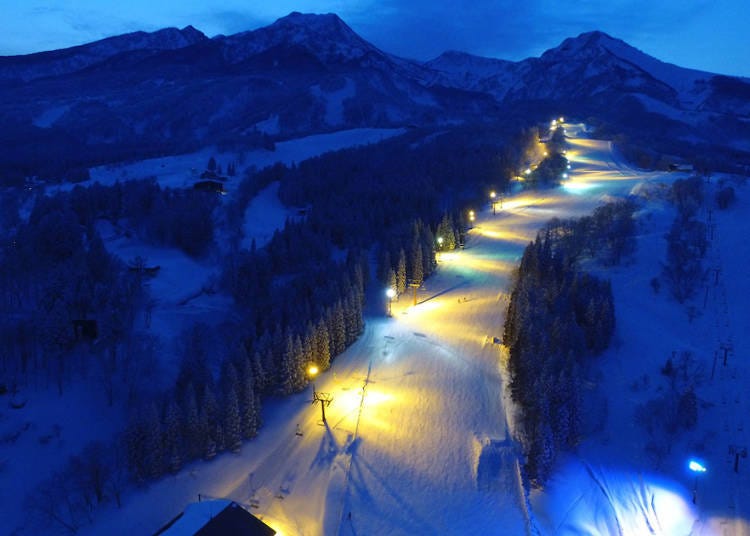 Panorama course by night (Photo courtesy of Akakura Onsen Ski Area)