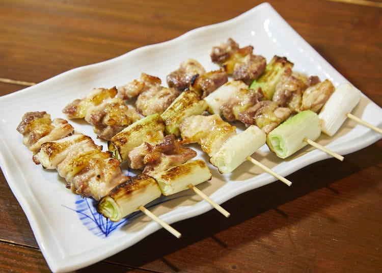 "Hinaijidori Yakitori" is a firm and juicy chicken dish packed with umami.