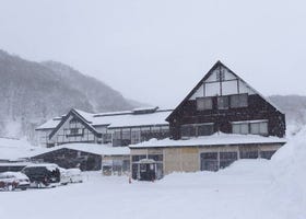 青森冬天必去10大推薦！奥入瀨溪流冰瀑、雪壁迴廊、白神山地等