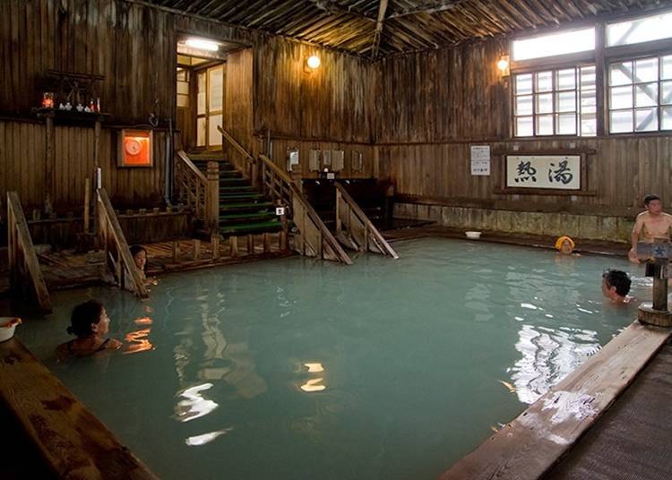 The "Netsuyu," which draws from the spring water source underground (photo provided by Sukayu Onsen)