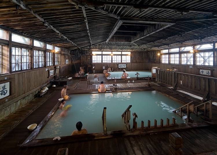 Sennin Furo yang dibina daripada kayu cypress (foto disediakan oleh Sukayu Onsen)