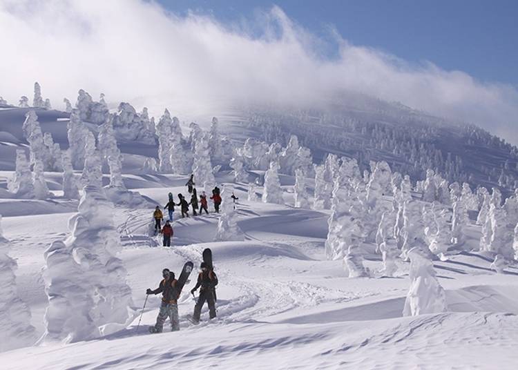 Tetamu menikmati bermain ski (foto disediakan oleh Sukayu Onsen)