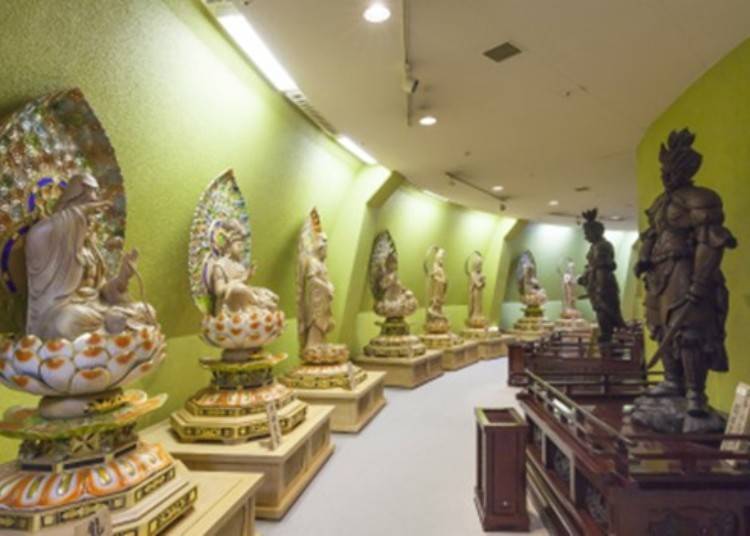 Melawat bahagian dalam Sendai Daikannon