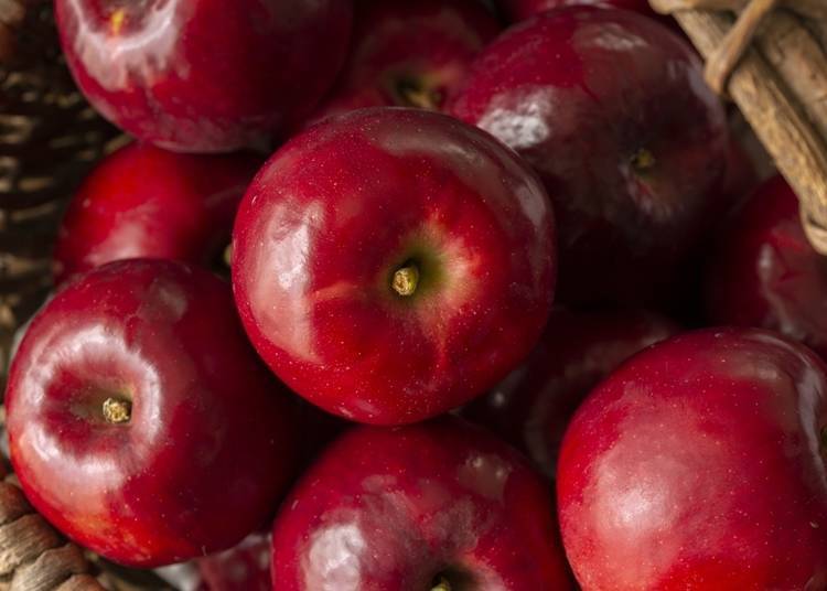 颜色鲜红的红玉苹果（图片来源：PIXTA）