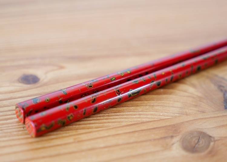 津轻涂漆筷（含税1.800日元）