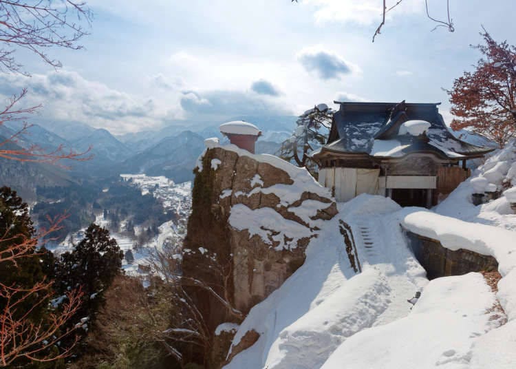 山形的山寺～山脈與白雪交織的美景