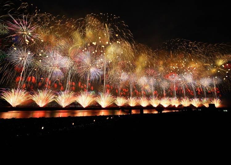 Nagaoka Grand Fireworks Festival ((C) Niigata Prefecture Tourism Association)