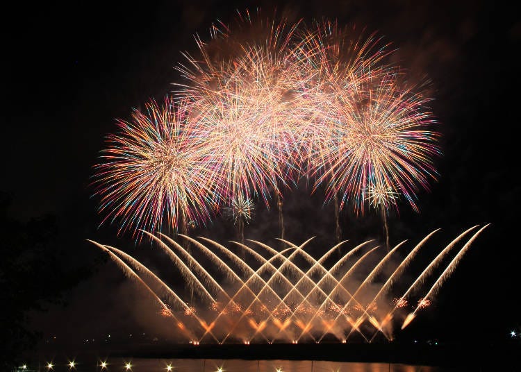 4. Ise Jingu National Dedication Fireworks Festival (Mie Prefecture)