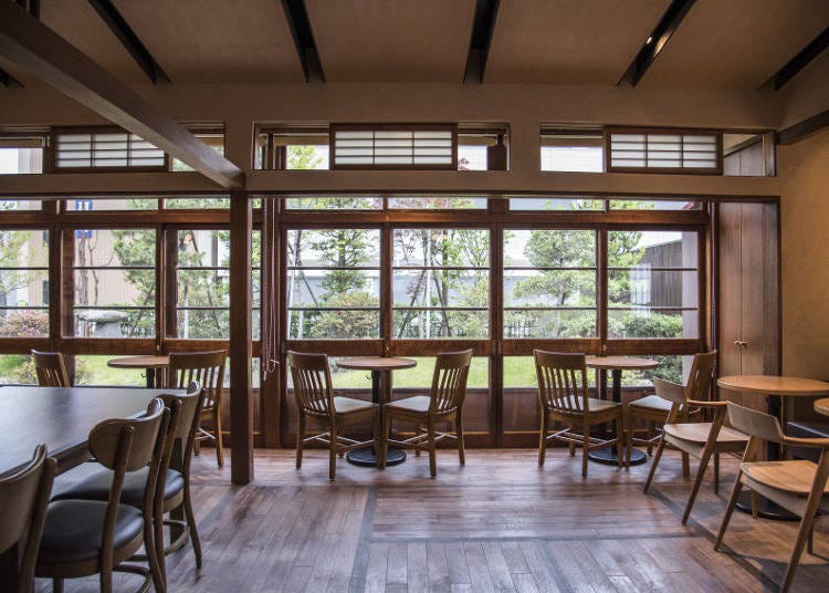 Relax as you look out over the garden in this former Japanese-style room. (Photo courtesy of Starbucks)