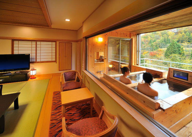 Shintokan guest room with semi-open-air bath