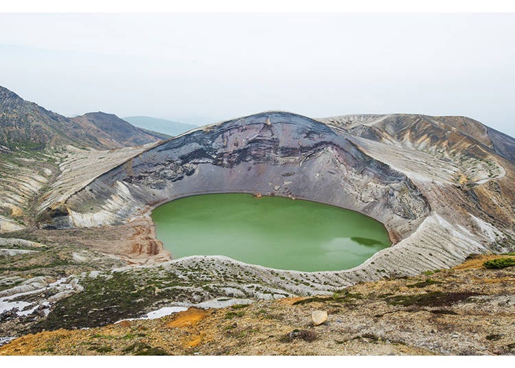 Okama (Crater Lake / Goshiki Lake)