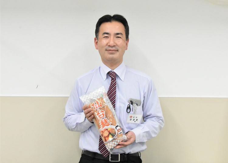 Ujie Supermarket Rifu branch store manager, Mr. Sasaki Junichi