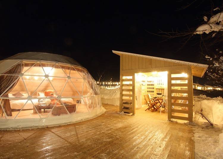 The dome-shaped tent at night. (Photo Courtesy of: yamagata glam)