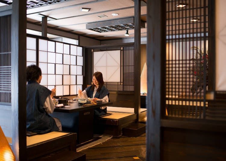 The semi-private dining room “Yamasato.”