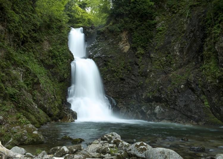 The waterfall (Photo: Takamiya Hotel Group).
