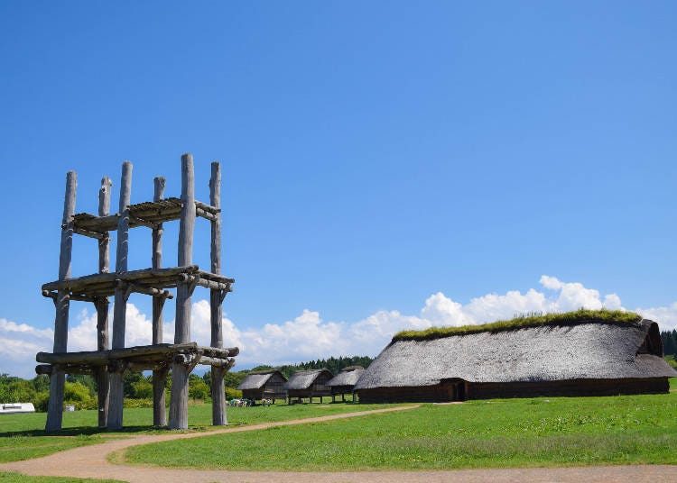 The Sannai-Maruyama Special Historical Site: one of the largest and most well-preserved Jomon period settlements in the country. (Photo: PIXTA)