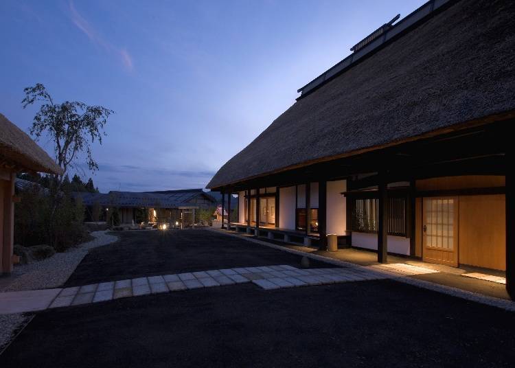 2. Kakunodate Sanso Wabizakura: Relax at a kominka house surrounded by verdant landscapes (Semboku City, Akita)