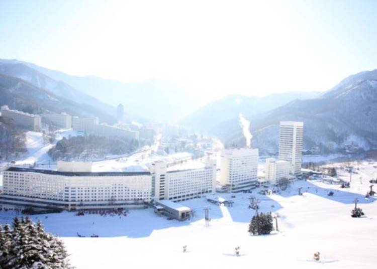 숙박 정보: 스키장과 직통으로 연결된 나에바 프린스 호텔에서 우아한 스테이