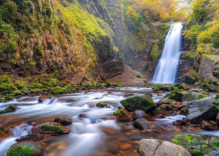 Akiu Falls in autumn (Photo: PIXTA)