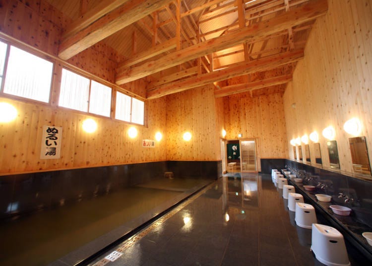 The public bath is crowded from the morning with both locals and tourists. (Image: Miyagi Prefecture Tourism Promotion Office)