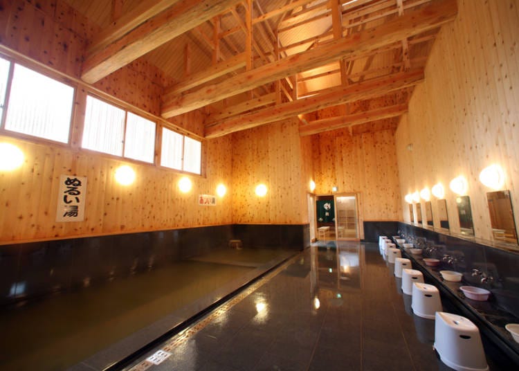 共同浴場は地元客と観光客で朝から賑わう（画像提供：宮城県観光プロモーション推進室）