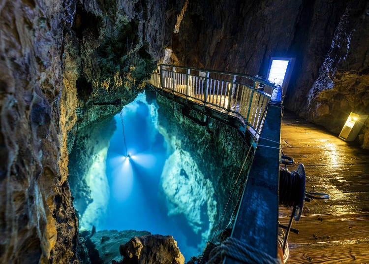 Ryusendo Cave in Iwaizumi Town (Second Subterranean Lake) (Photo: PIXTA)