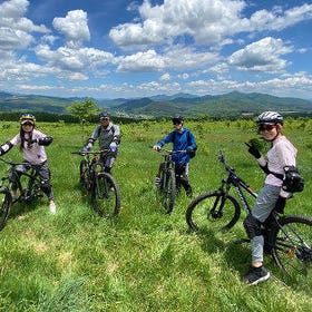 Easy Mountain Bike Tour of Hachimantai’s Appi Highlands
(Photo: Rakuten Travel Experiences)