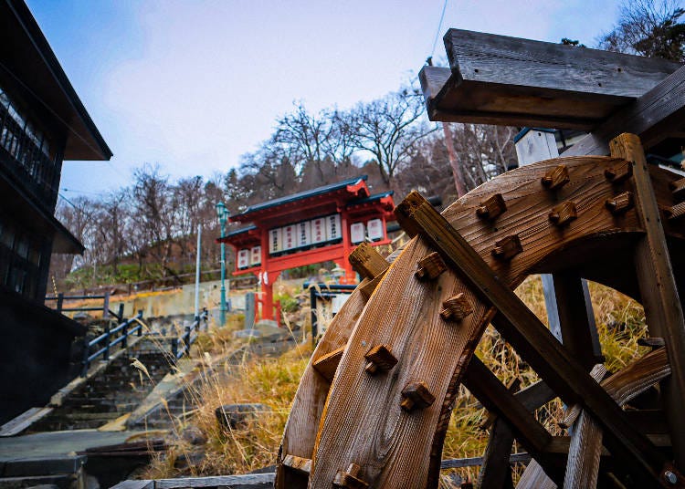 Hot spring water runs through the town, giving the town a "steamy" atmosphere.  (Photo courtesy of Expedition Japan.)