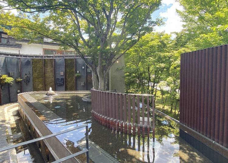 8) Soothe Your Fatigue with a Keiryu Open-Air Bath