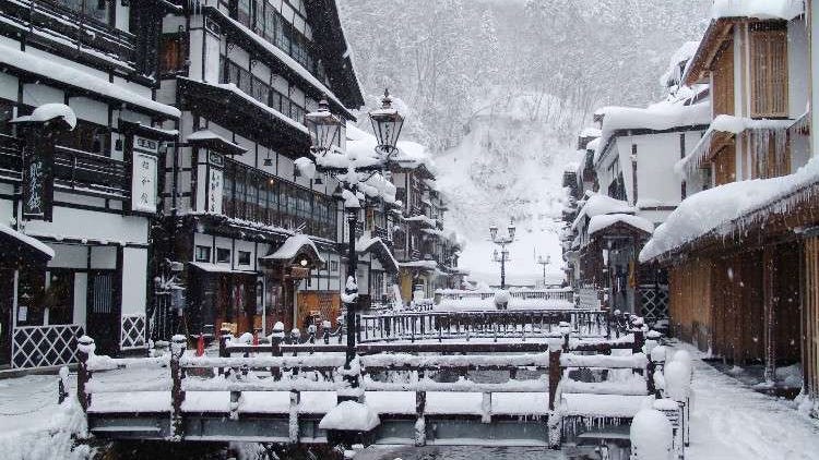 銀山溫泉為確保冬季旅遊安全，將實施「交通管制」、「一日遊觀光客人數限制」（2024年12月20日～2025年3月下旬）